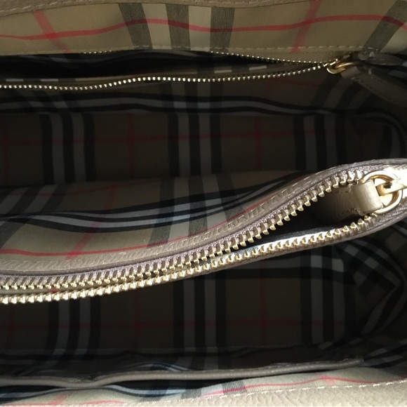 Burberry Medium Banner Bag in Camel - NWOT Authentic - Picture 9 of 11